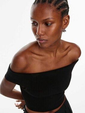 Aritzia Black Off-Shoulder Ribbed Camisole